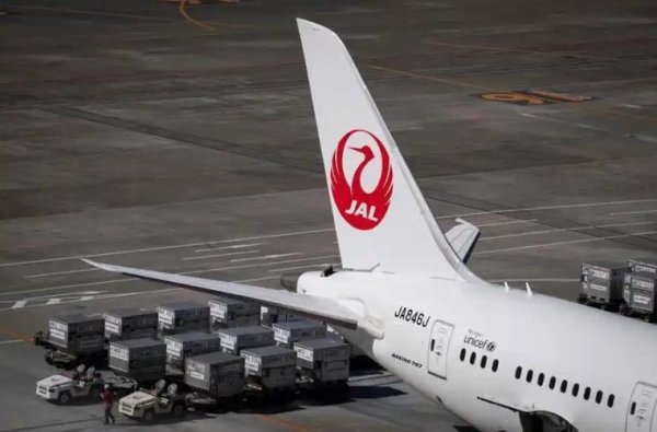 专业实盘策略服务 机长执飞前饮酒导致三个航班严重延误，日航37名高管被降薪