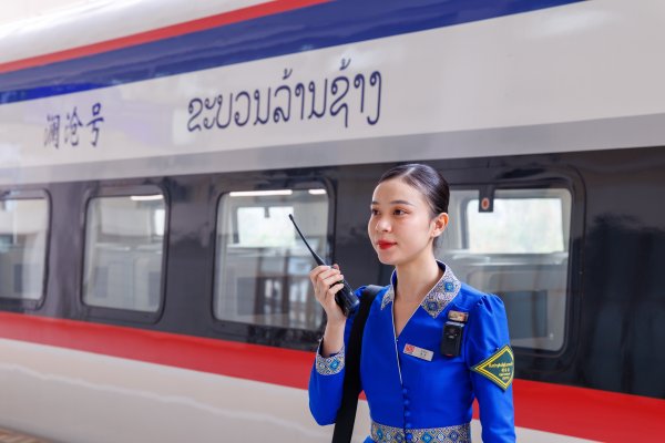 河南炒股配资 钢铁动脉连山海　同心筑梦向未来——中老铁路助力区域发展观察(4)