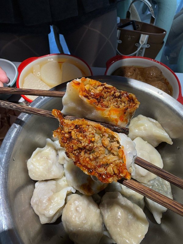 股票配资平台十大排名 她甘当7年绿叶：凭'没吃完的饺子'让三四线妈妈集体泪崩
